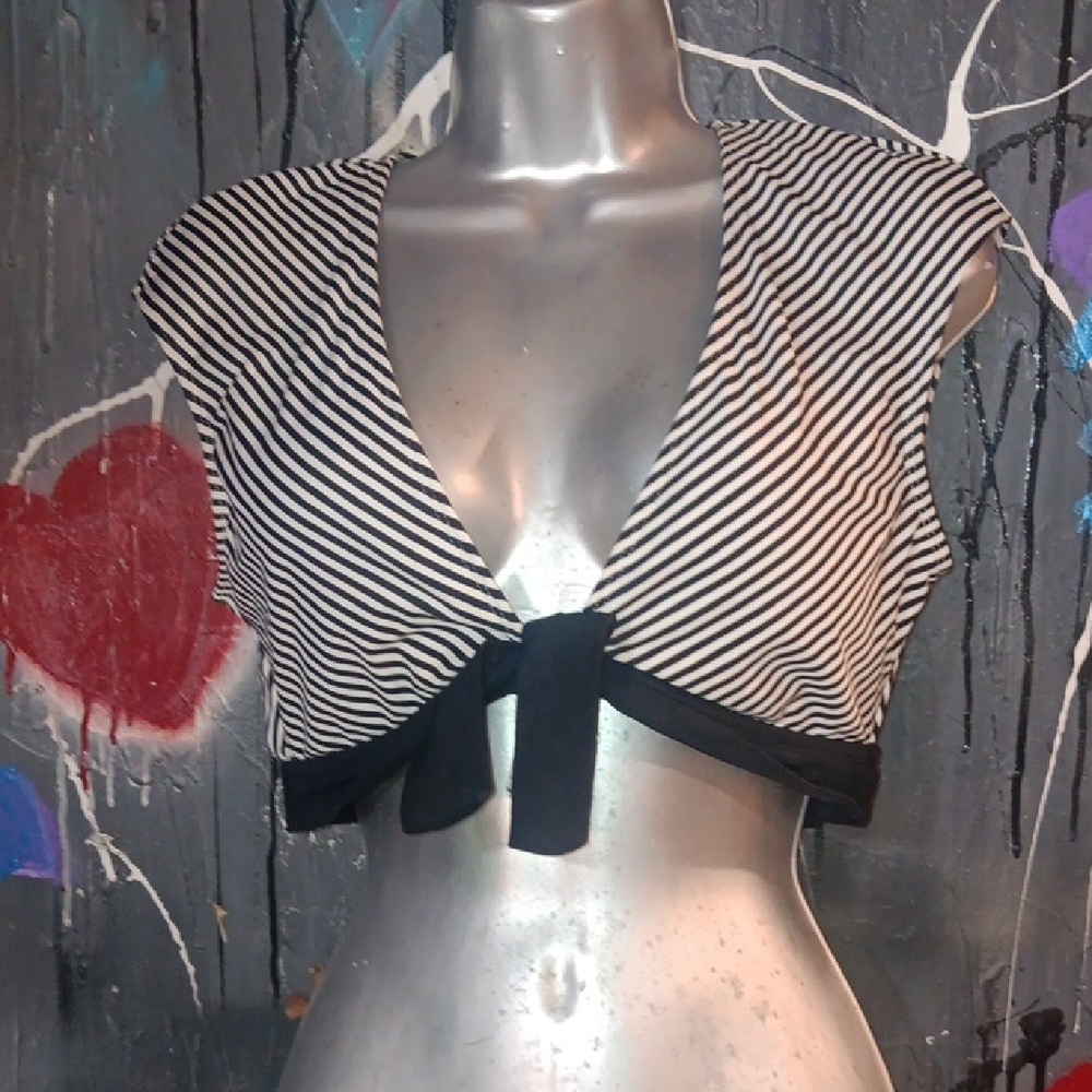 Black and White Striped Crop Top